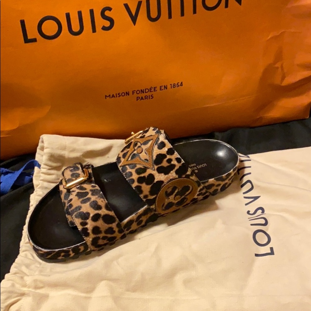 LV SANDALS - Picture 1 of 3